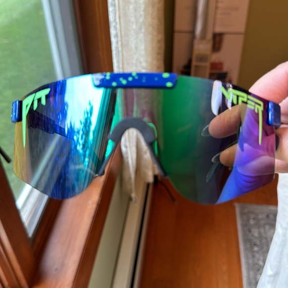 Pit Viper sunglasses - Picture 3 of 5